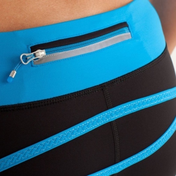 Lululemon Pace Crop Black / Beach Blanket Blue - Picture 4 of 9